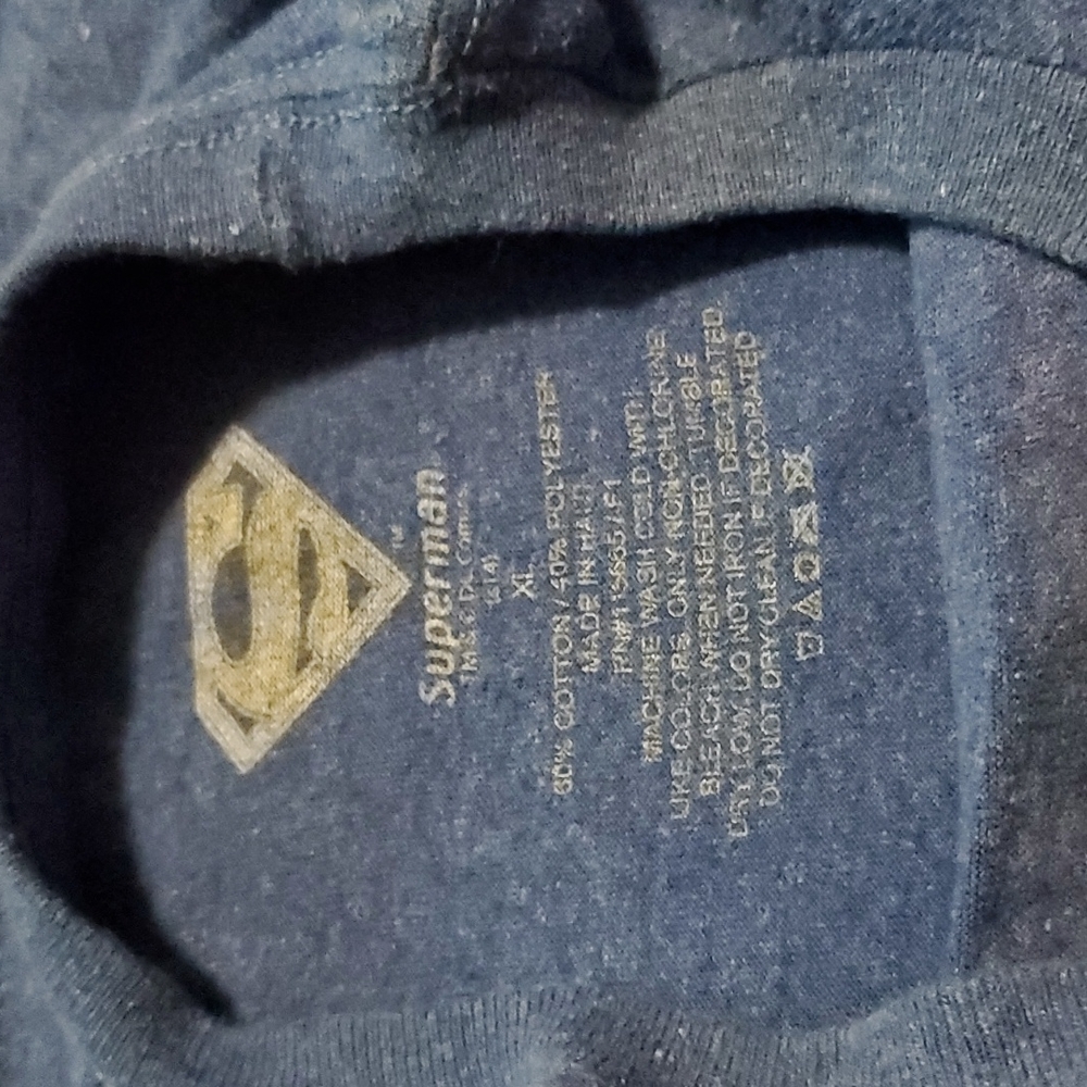 SuperMan XL T-Shirt - Picture 2 of 3